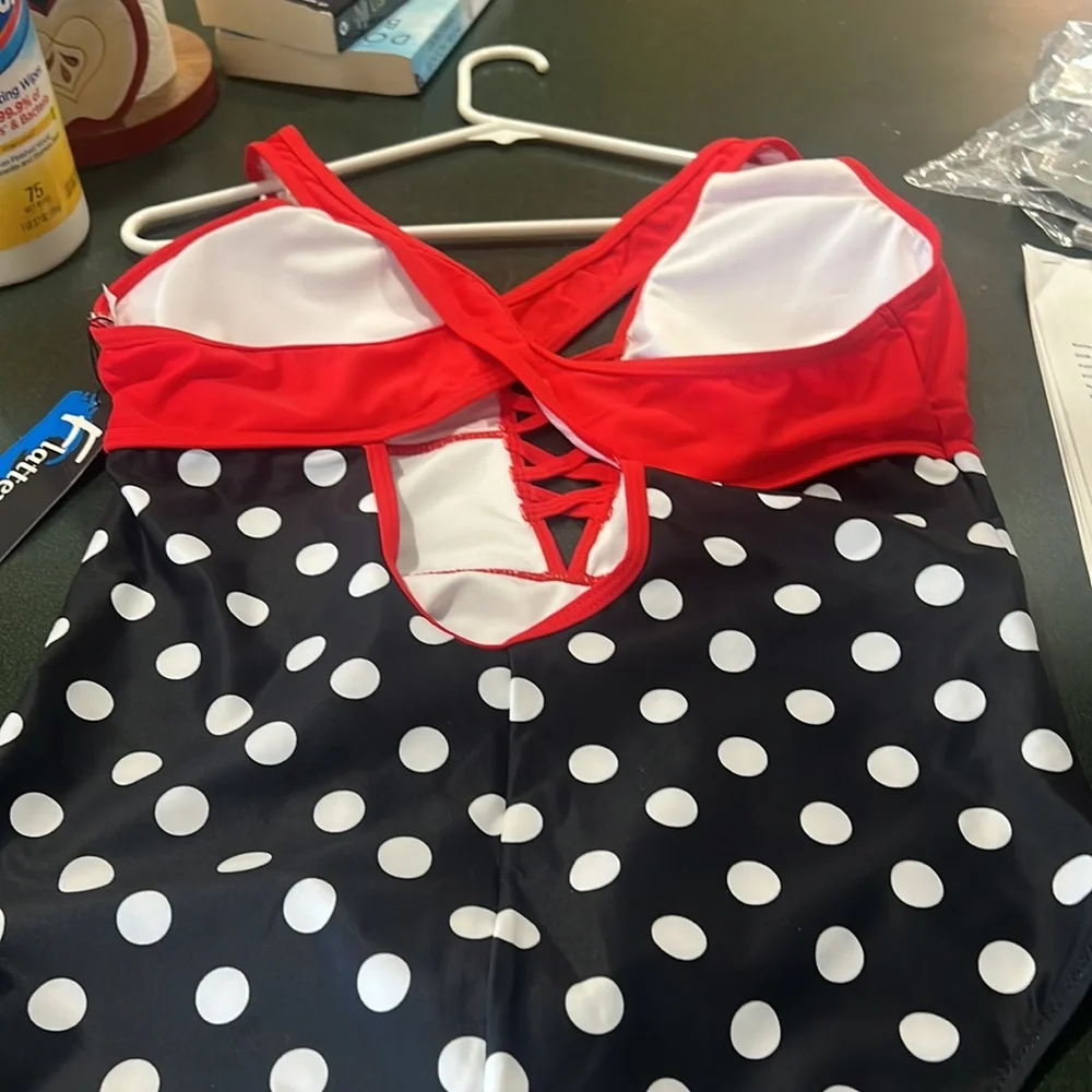 Swimsuit - Picture 2 of 4